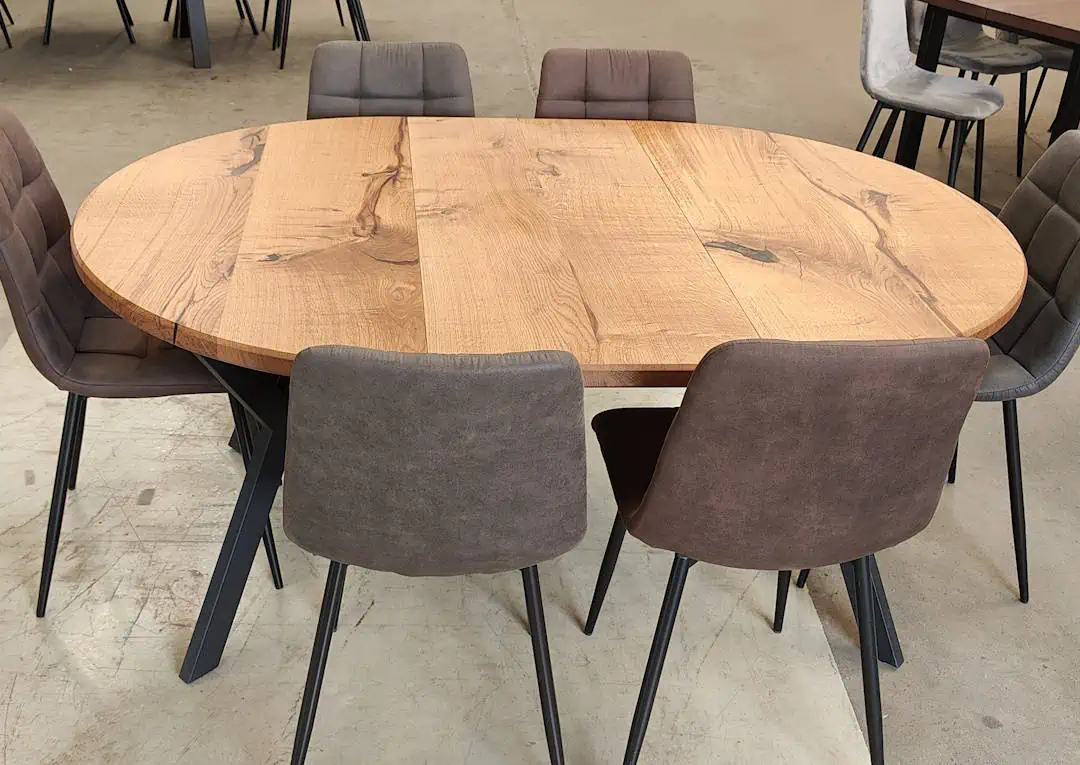 Rustik rundt bord - Eg - Ø 95-230 cm