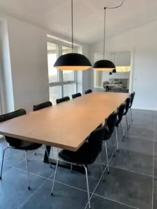 Langbord i massiv egetræ