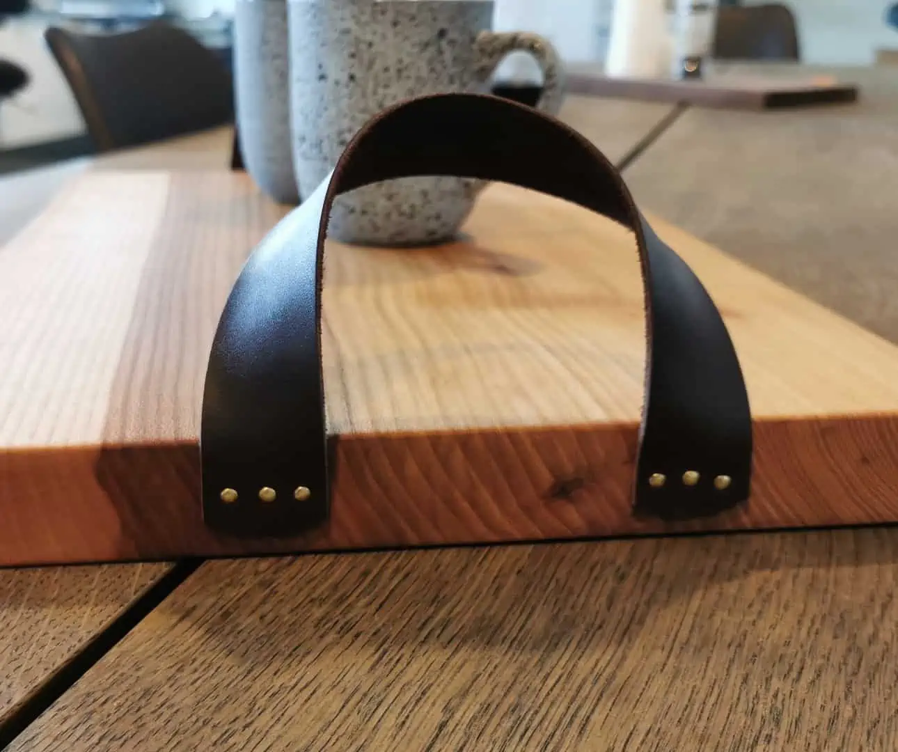 Serveringsbræt med hanke - Eg - 30 x 40 cm