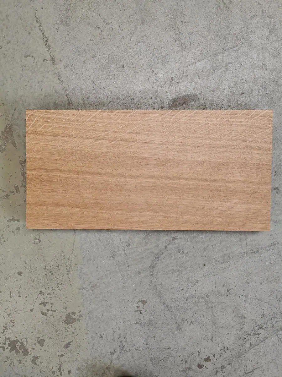 Svævehylde i eg, 4 cm, natur olie 23,5x48 cm, set ovenfra