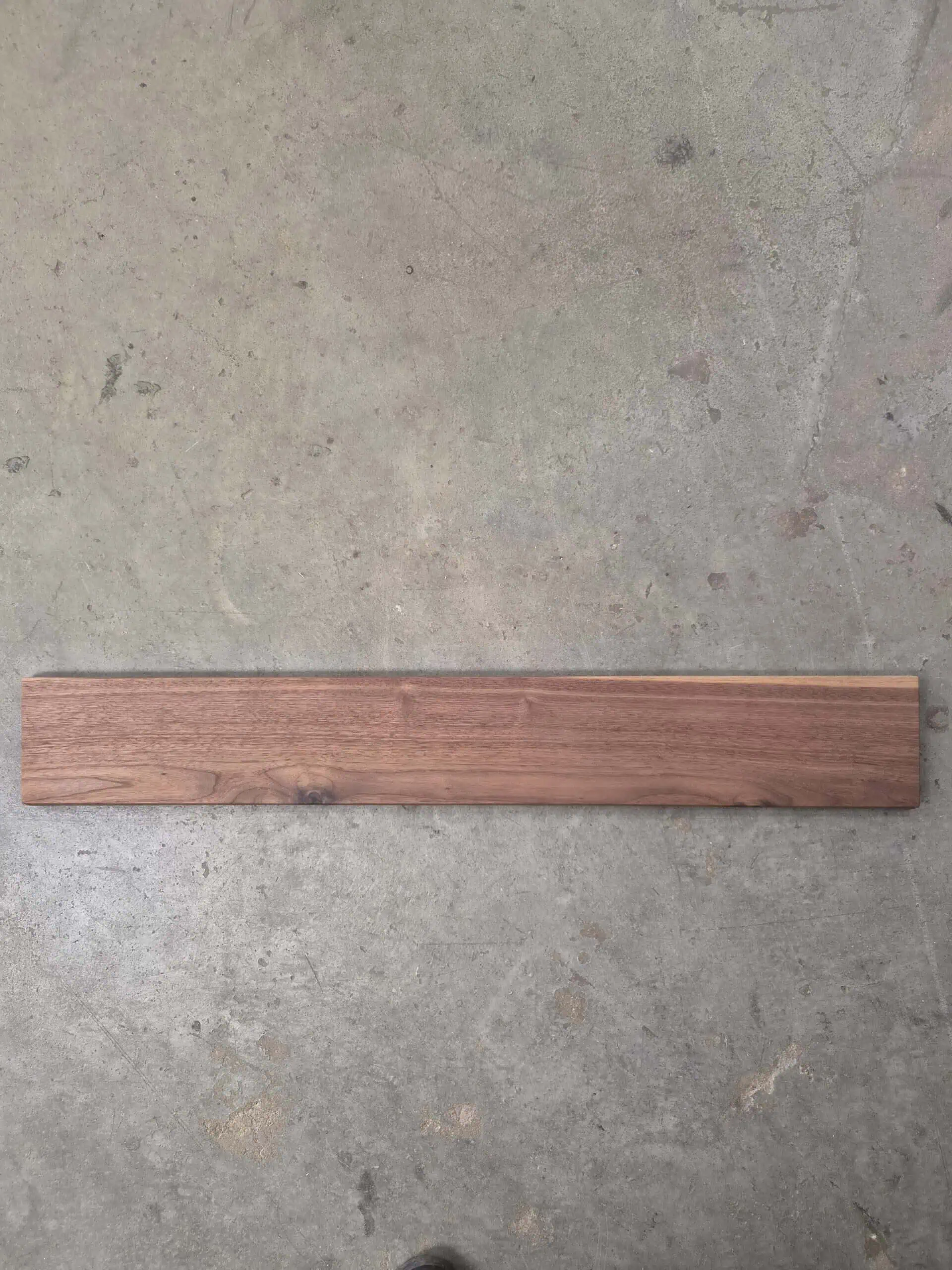 Hylde - Amerikansk valnød - 2 cm - 15x102 cm
