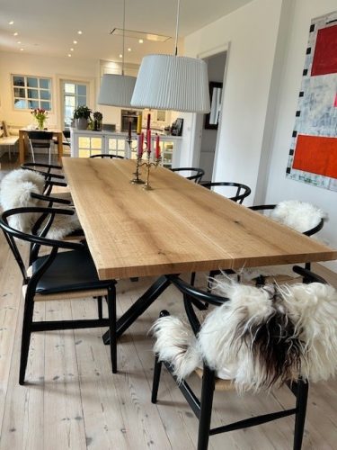 Eg-2 planker-100x290 cm-Rustik-Naturkant-Naturolie-Krydsstel i sort metal